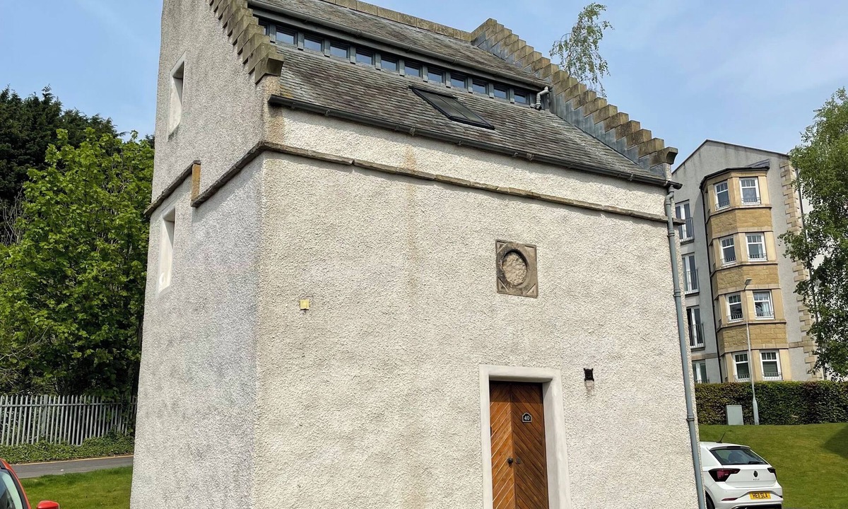 Inverkeithing House | 17th Century Dovecot, 20 min to Edinburgh by train