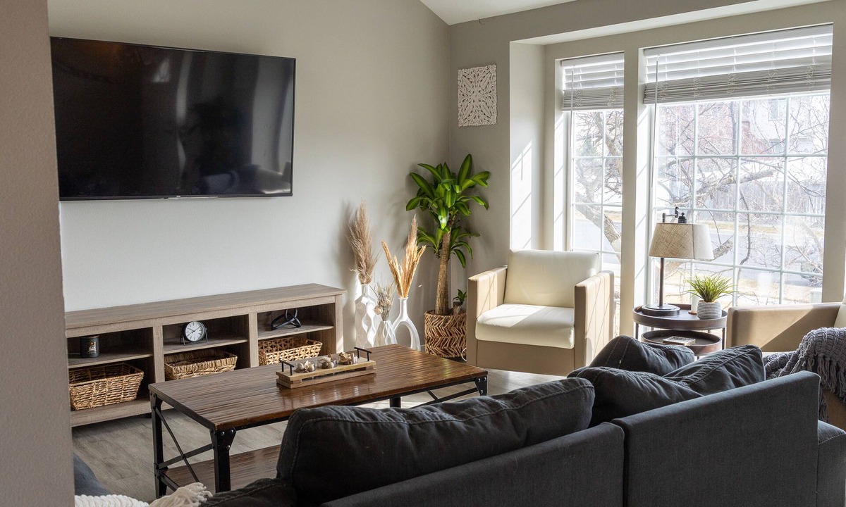 Nevada - Lidgerwood House | 4 level remodeled, great location! New Deck, New Floors, new Everything, AC