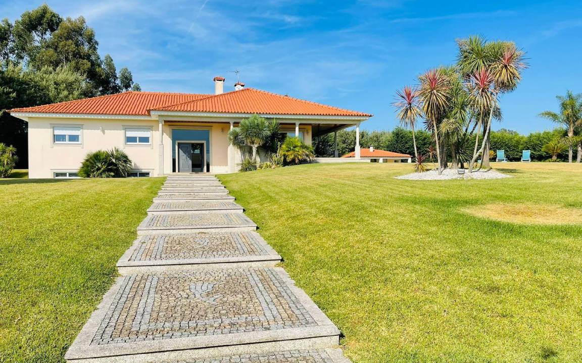 Cardielos House | 500 m² House ∙ 6 bedrooms ∙ 14 guests
