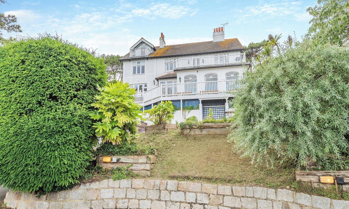 St Margaret's at Cliffe Cottage | 6 bedroom accommodation in St Margarets Bay, Dover