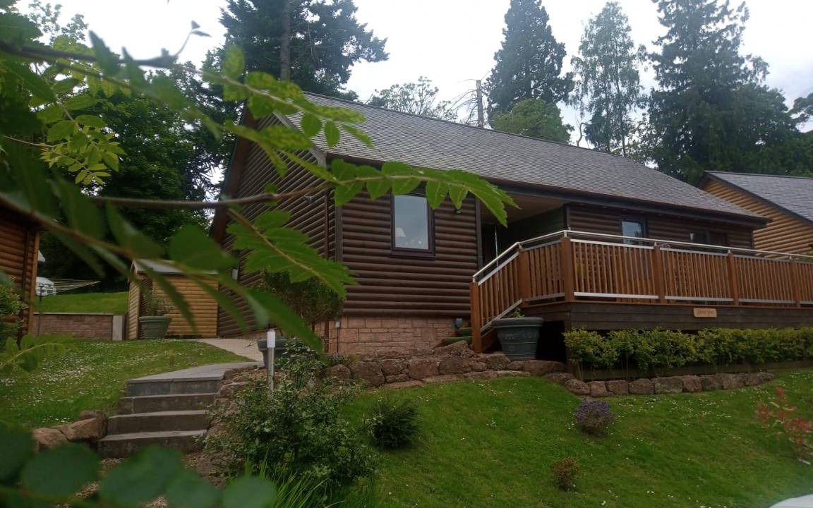 Murthly Cabin | 85 m² Lodge ∙ 2 bedrooms ∙ 4 guests
