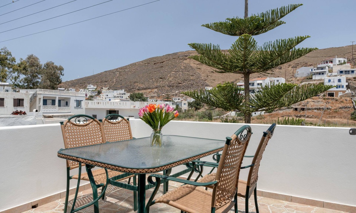 Merichas Apartment | Apartment 'Mouria House' with Sea View, Wi-Fi and Air Conditioning
