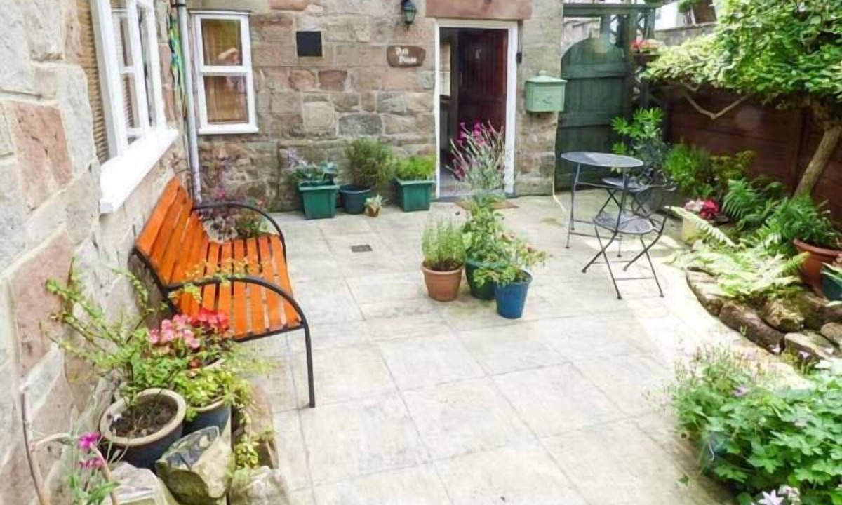 Alton Cottage | Ash House
