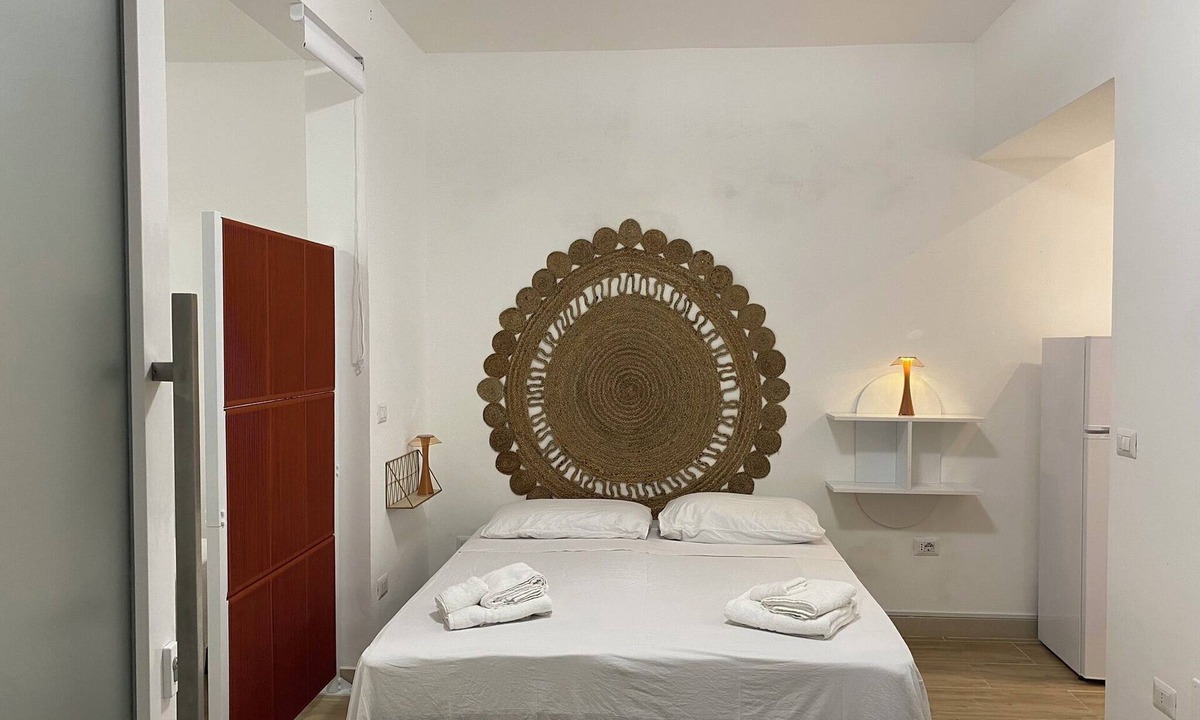Sant'Isidoro House | Bed and Breakfast 'Isid'Oro Rooms - Camera 2' with Wi-Fi and Air Conditioning