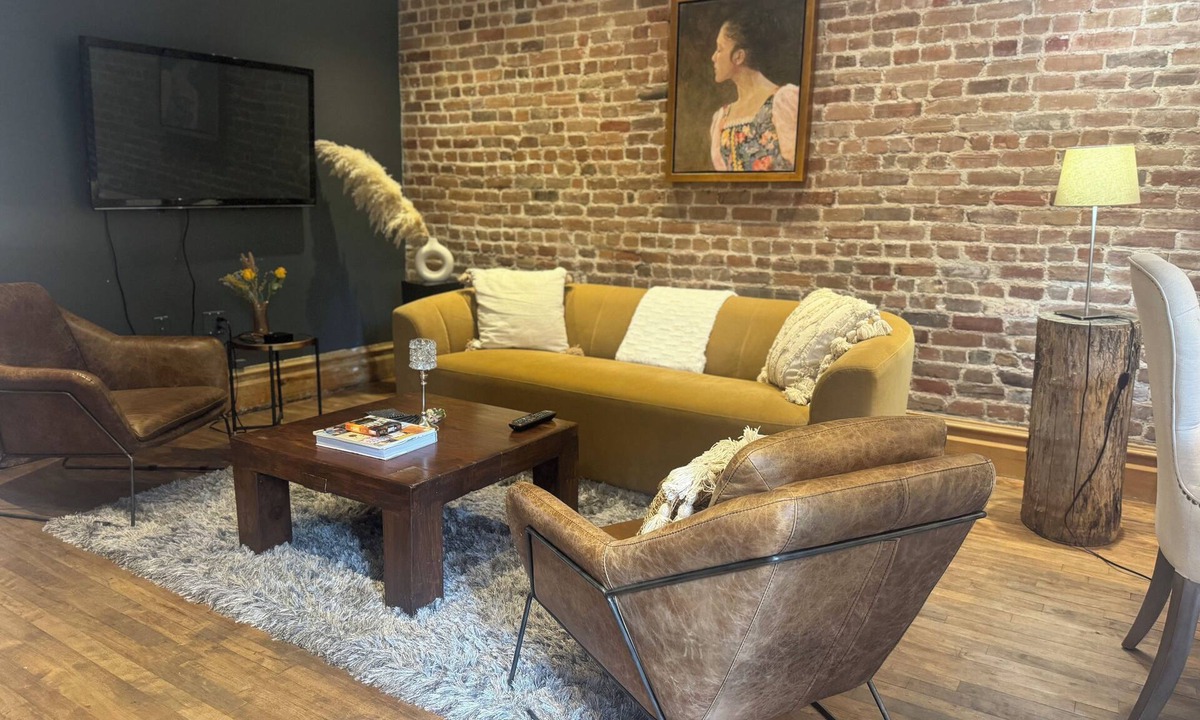 Ville-Marie Apartment | Brick Wall Beauty Stunning Terrace Spot