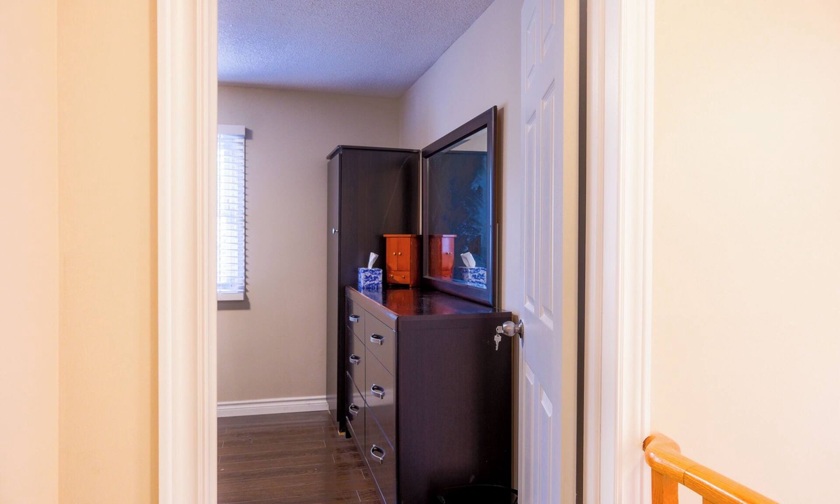 Ajax House | Comfy House in Ajax