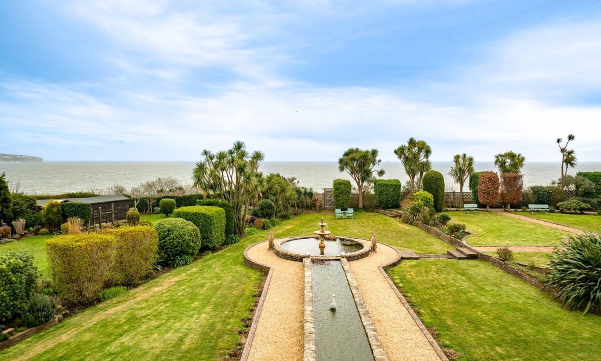 Shanklin Villa | Culver Down Manor - Seven Bedroom Villa, Sleeps 16
