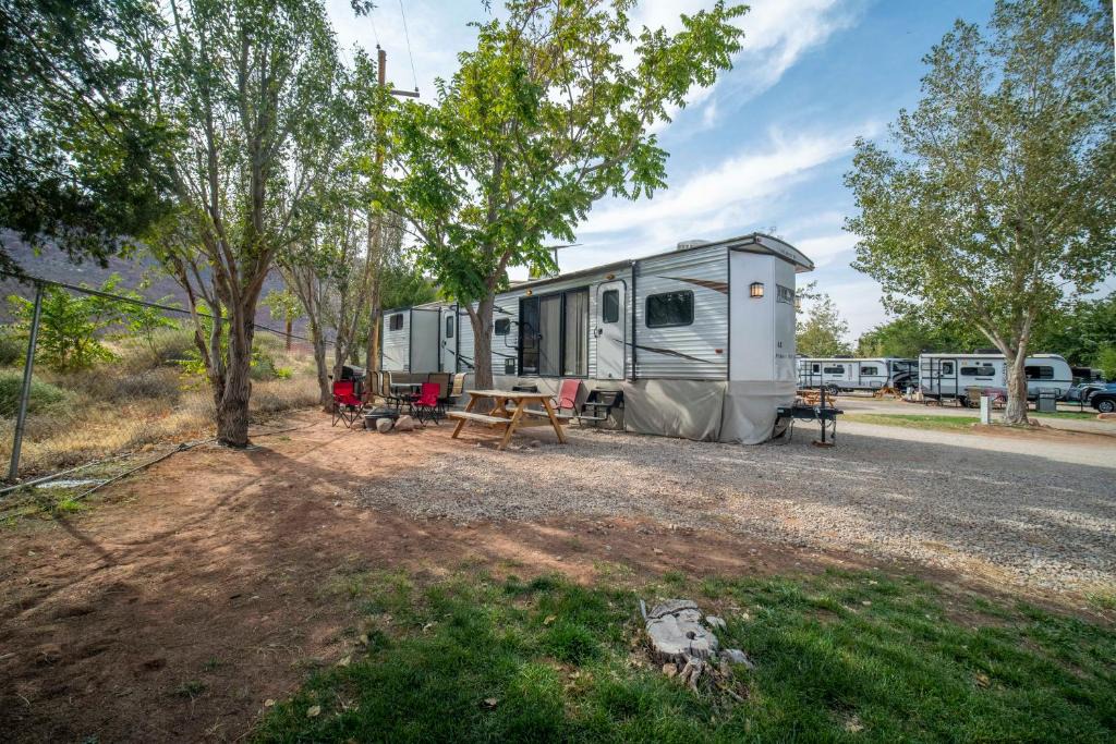 Moab South Valley Apartment | Destination RV IV Fully Setup OK44