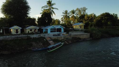 Champasak Province Hostel | Don Som Riverside Guesthouse