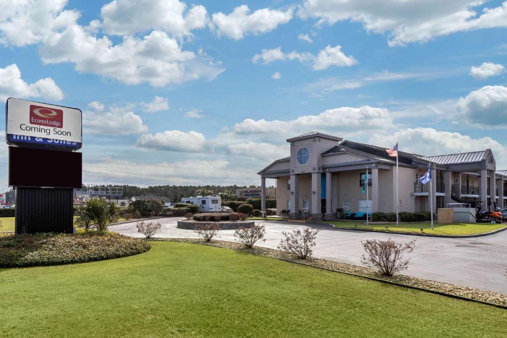 Red Hill Hotel | Econo Lodge at the University