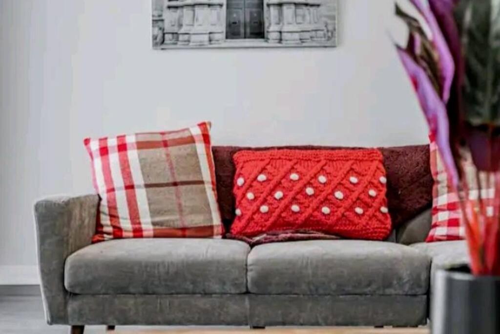 Woodstock House | Family Friendly Vacation Home.(Numbre Suites 893)