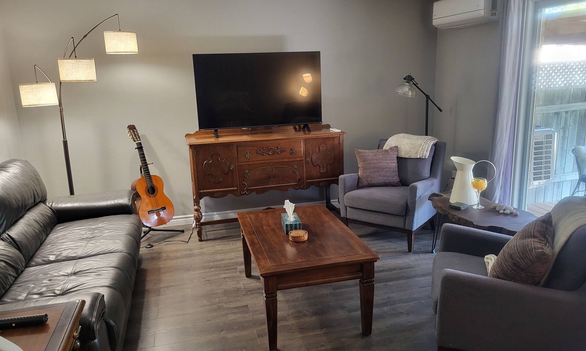 Kincardine House | Family/pet oriented home close to beaches shopping and cottage country AC Wifi