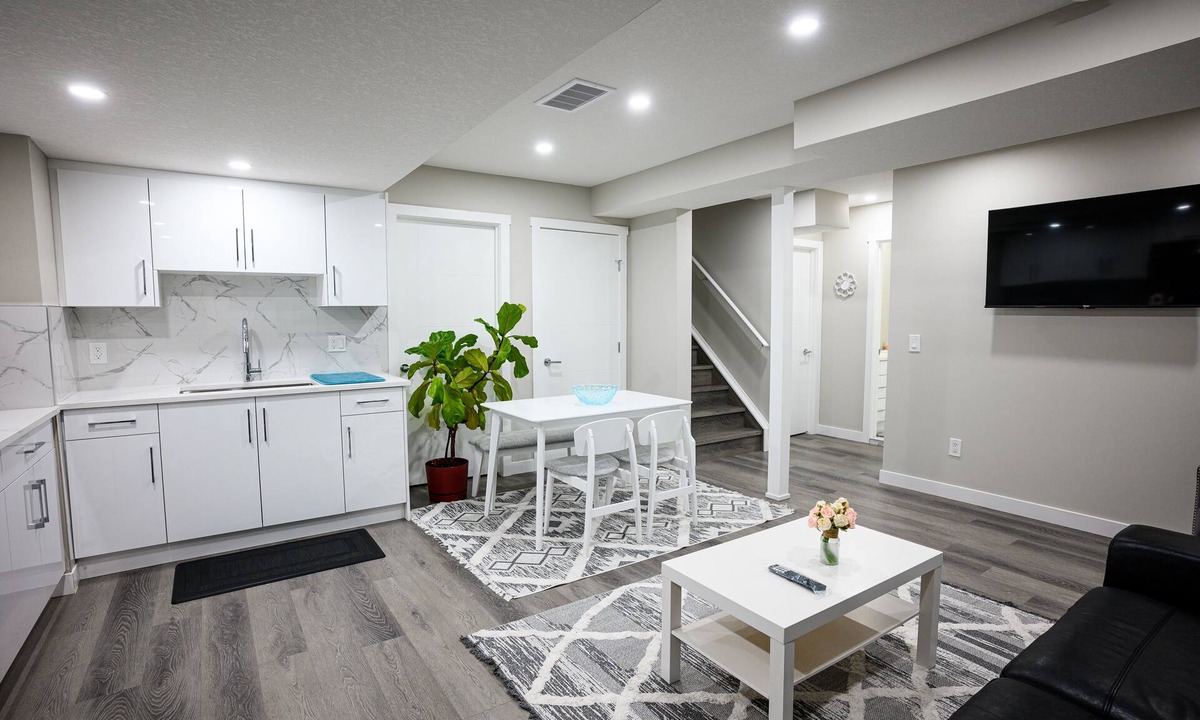 Symons Valley House | Friendly Entire Basement with 2 Bedrooms, 1 Full Bathroom & Full Kitchen