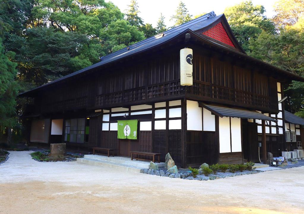 Koga Apartment | GLOCE古河 Kominka -翠sui- 築150年伝統工法 歴史と自然を感じる古民家 蕎麦屋併設