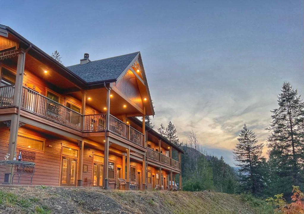 Kamiah Hotel | Hearthstone Elegant Lodge