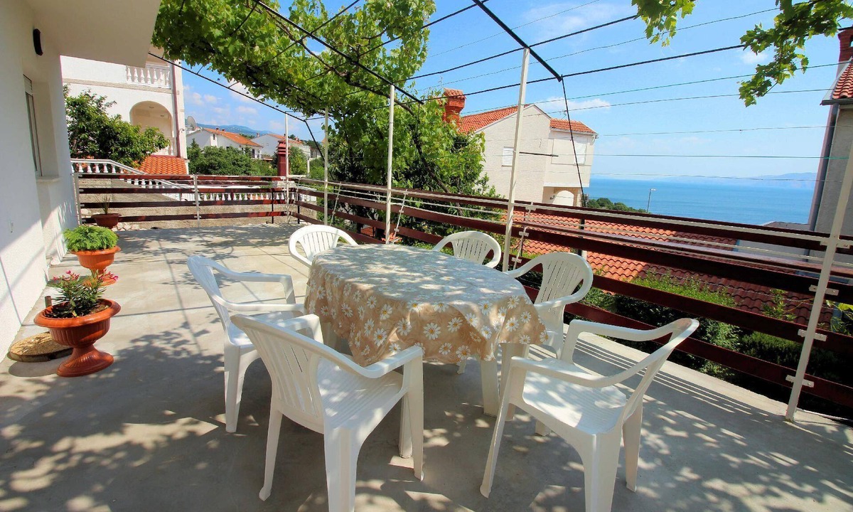 Novi Vinodolski House | holiday flat "Mihaljevic Tatjana"