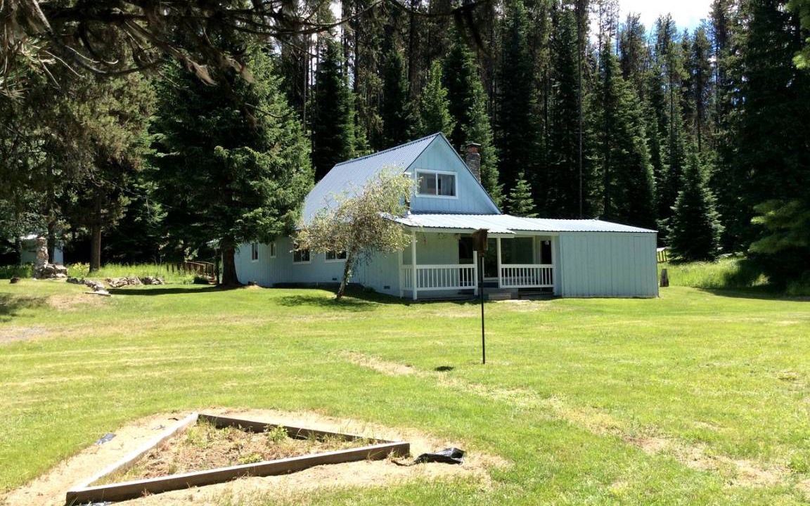 Elk City House | House ∙ 2 bedrooms ∙ 5 guests