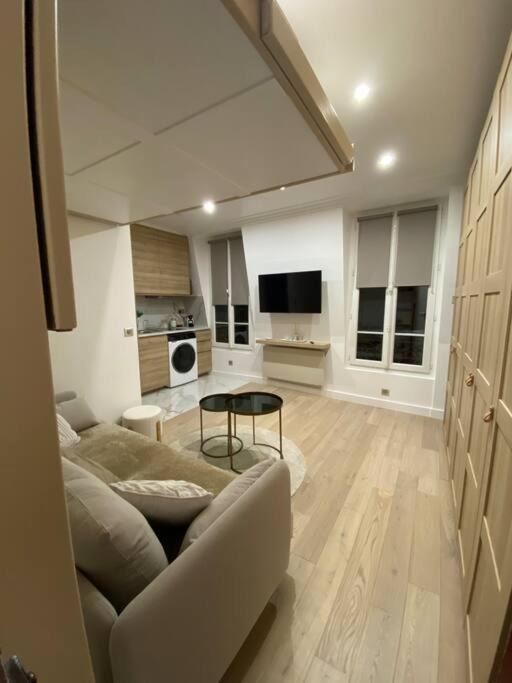 Batignolles Apartment | Joli studio paris 17