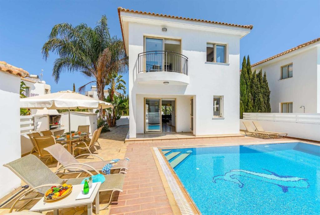 Pernera Villa | Lily Palm