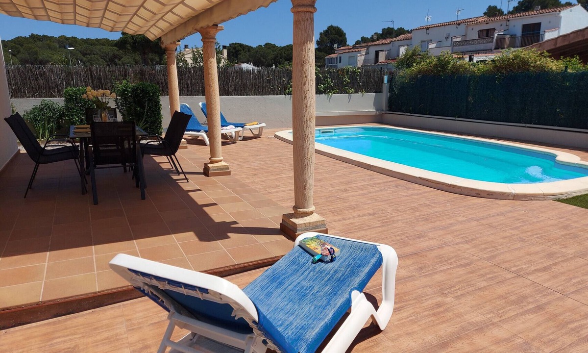 L'Escala House | Magnificent villa with private pool, 3 bedrooms, 2SDB, WIFIFREE