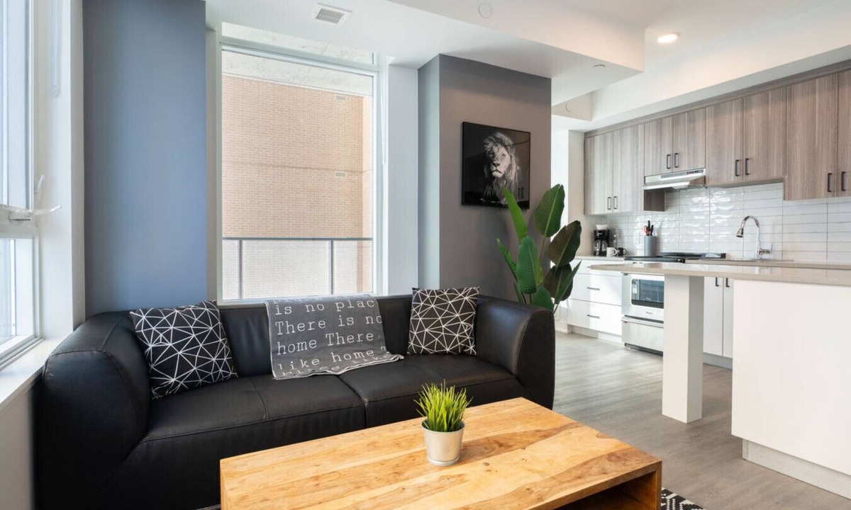 Civic Hospital - Experimental Farm - Central Park Apartment | Ottawa - The Lennox 2BB