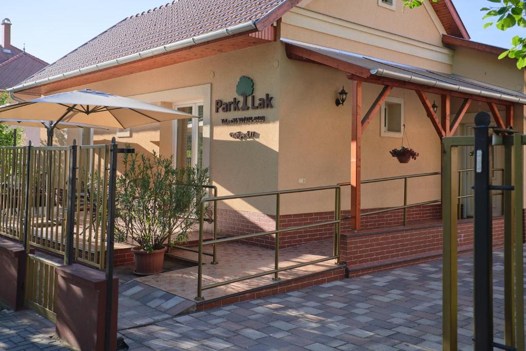 Mako House | Park-Lak Vendégház