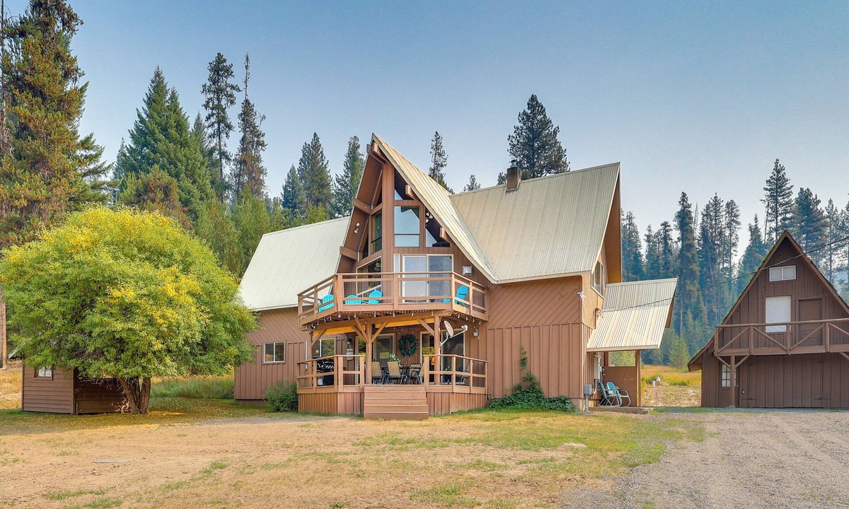 Elk City House | Remote Elk City Escape w/Decks & Mtn Views!