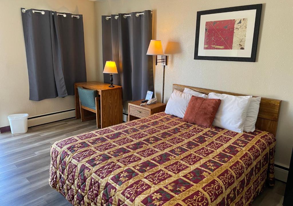 Fort Madison Hotel | Rivers Inn