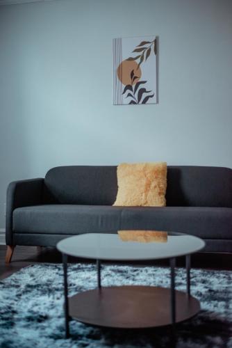 Ville-Marie Apartment | Spacieux Appartement de 3 Chambres downtown