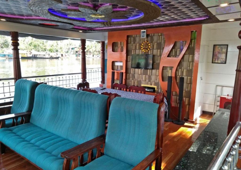 Alappuzha Boat Rental | Vaishnav Day Cruise