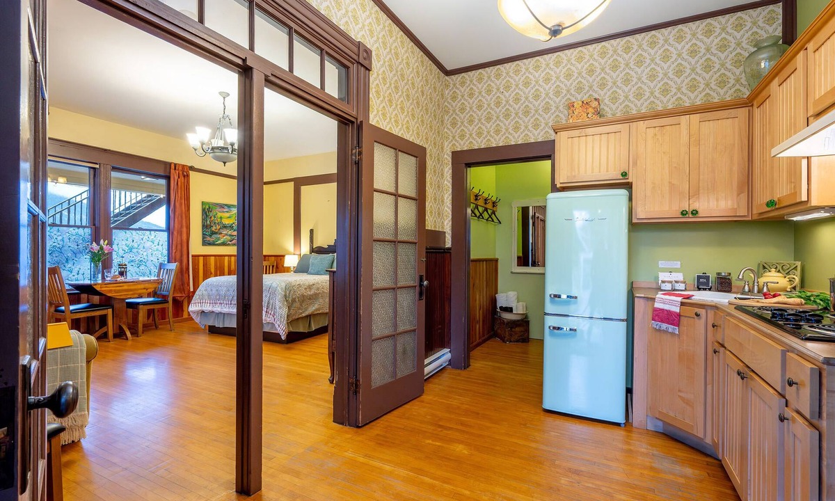 Nelson Hotel | Victoria Falls House Inn