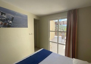 2 pièces avec grande terrasse et piscine - Saint-Raphaël - FR-1-504-604