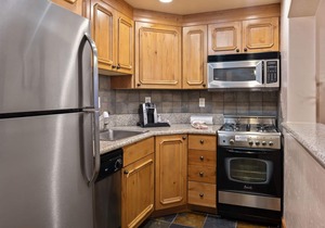 Adventure Hub~Backcountry Ski|Snowmobile|Scuba Diving Villa 3049-2