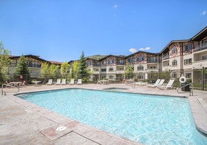 Adventure Hub~Backcountry Ski|Snowmobile|Scuba Diving Villa 3049-2