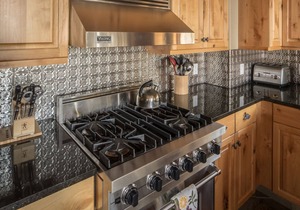 Book Now for the Festive Season! Cowboy-Chic, Ski-In/Ski-Out Home with Beautiful Mountain Views!