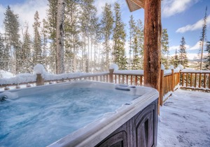 Book Now for the Festive Season! Cowboy-Chic, Ski-In/Ski-Out Home with Beautiful Mountain Views!
