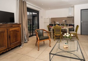 Côté Cour-T3 (80m2) duplex -Terrace-Optional garage- Meublé de tourisme* (furnished holiday home)