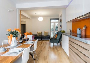 Central London 2 bedroom 2 bathroom garden flat in a quiet Southbank street