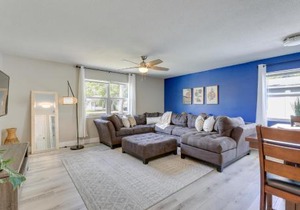 Coastal Sarasota Condo Minutes to Beach!