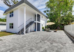 Coastal Sarasota Condo Minutes to Beach!