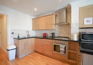 Cosy 2-Bed 2 Bathroom Apartment in London