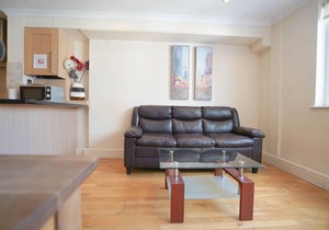 Cosy 2-Bed 2 Bathroom Apartment in London