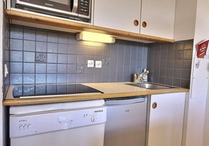 Cozy apartment for 6, ski-in/ski-out, near shops, with terrace and washing machine