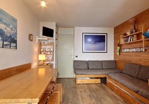 Cozy Apartment with Balcony, Ski-In/Ski-Out Access, Near Shops in Belle Plagne