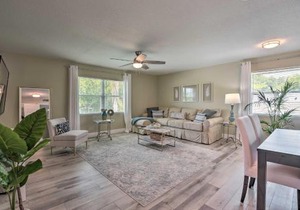 Cozy Sarasota Retreat - 3 Blocks to the Coast!