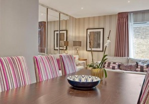Modern 2 bedroom & 2 bathroom apartment in Fulham