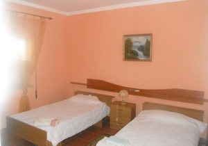 Nefama Pensao - Room IV