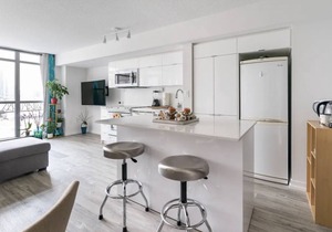One bedroom condo Downtown Toronto, best location near CN tower