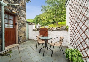 Stanger Cottage - a cottage that sleeps 4 guests in 2 bedrooms