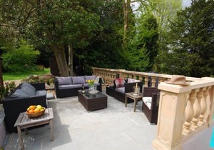 The New School Rooms - Beautiful, Georgian Apartment with Private Heated Pool and Hot Tub Sleeps 12 with Wifi and Parking near Bath